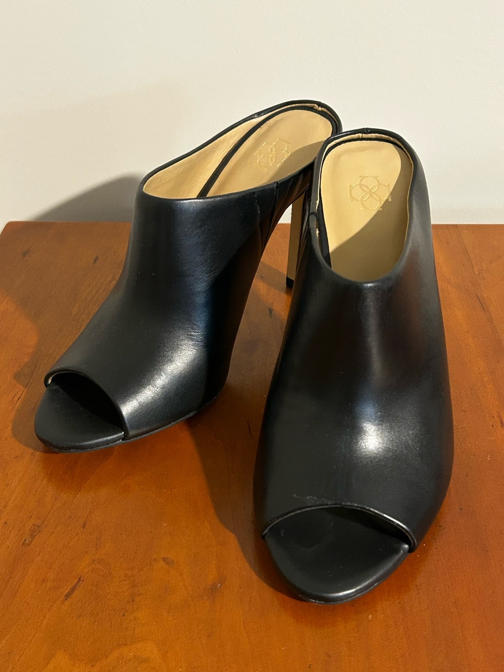 Ann Taylor Leather Peeptoe Mule